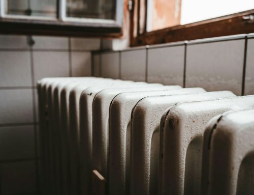 Rincari energia: perché aumentano le bollette e come risparmiare in casa